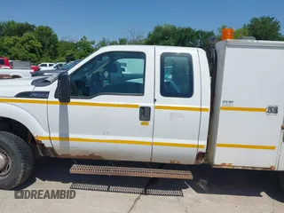 2013 Ford F-350 z VIN 1FD7X3B68DEA41140, wystawiony jako IAAI lot #42208592 z przebiegiem 179 966 mil mil oraz . Historia ofert i sprzedaży dostępna na DreamBid. Obrazek 14.