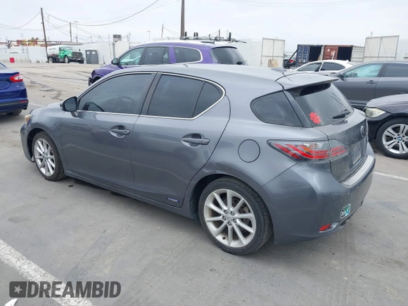 2013 Lexus CT 200h z VIN JTHKD5BH0D2167335, wystawiony jako IAAI lot #42374427 z przebiegiem 257 071 mil mil oraz . Historia ofert i sprzedaży dostępna na DreamBid. Obrazek 3.