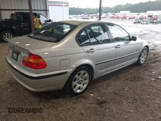 2005 BMW 3 Series 325i with VIN WBAEV33435KX12700, listed as a IAAI auction lot 42803872 with 111,410 mi miles and . Bid and sale history available at DreamBid. Image 4.