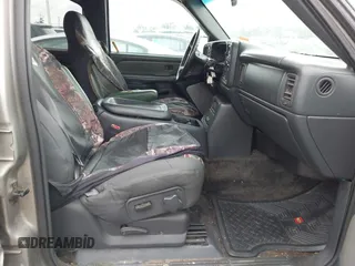 2002 Chevrolet Avalanche z VIN 3GNEK13T42G153921, wystawiony jako IAAI lot #42466306 z przebiegiem 207 826 mil mil oraz . Historia ofert i sprzedaży dostępna na DreamBid. Obrazek 5.