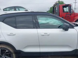 2022 Volvo XC40 R-Design с VIN YV4162UM0N2648040, выставлен на аукционе IAAI как лот 42172222 с пробегом 19 911 миль миль и . История ставок и продаж доступна на DreamBid. Изображение 12.