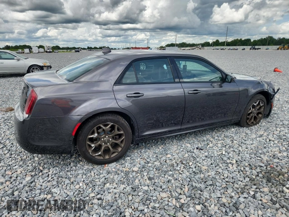 2016 Chrysler 300 S Alloy Edition z VIN 2C3CCAGG6GH270700, wystawiony jako Copart lot #59491285 z przebiegiem 110 438 mil mil oraz Szkoda całkowita • Salvage title. Historia ofert i sprzedaży dostępna na DreamBid. Obrazek 3.