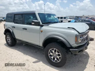 2024 Ford Bronco Badlands with VIN 1FMEE9BP4RLA84742, listed as a Copart auction lot 61963995 with 828 mi miles and Salvage title. Bid and sale history available at DreamBid. Image 4.