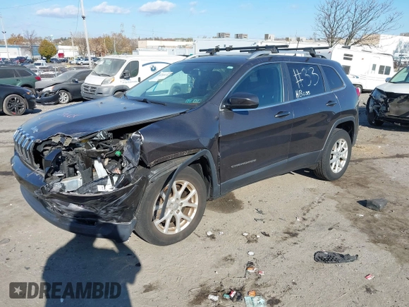 2016 Jeep Cherokee Latitude z VIN 1C4PJMCS1GW242738, wystawiony jako IAAI lot #40765174 z przebiegiem 33 196 mil mil oraz . Historia ofert i sprzedaży dostępna na DreamBid. Obrazek 16.
