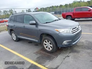 2013 Toyota Highlander with VIN 5TDZA3EH2DS045965, listed as a IAAI auction lot 41922104 with 182,688 mi miles and . Bid and sale history available at DreamBid. Image 1.