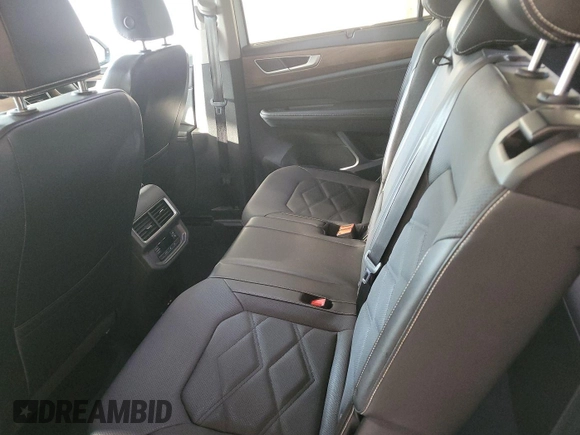 2024 Volkswagen Atlas SE with VIN 1V2HR2CA0RC565397, listed as a IAAI auction lot 42850634 with 20,499 mi miles and . Bid and sale history available at DreamBid. Image 14.