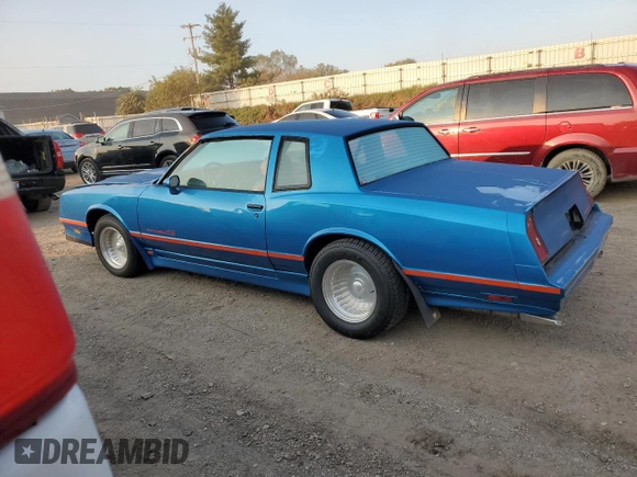 1984 Chevrolet Monte Carlo z VIN 1G1AZ37GXER137103, wystawiony jako Copart lot #74534514 z przebiegiem Nie podano mil oraz Tytuł czysty. Historia ofert i sprzedaży dostępna na DreamBid. Obrazek 2.