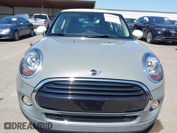 2018 MINI Hardtop Cooper with VIN WMWXP5C55J2H29048, listed as a IAAI auction lot 42315130 with 9,352 mi miles and . Bid and sale history available at DreamBid. Image 13.