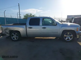 2010 Chevrolet Silverado 1500 LT with VIN 3GCRCSE02AG195809, listed as a IAAI auction lot 42011389 with 94,755 mi miles. Bid and sale history available at carsss.com. Image 14.