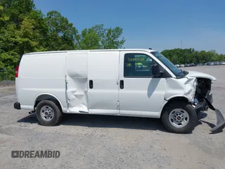 2025 GMC Savana Cargo z VIN 1GTW7AFP7S1140785, wystawiony jako IAAI lot #42340032 z przebiegiem 585 mil mil oraz . Historia ofert i sprzedaży dostępna na DreamBid. Obrazek 14.