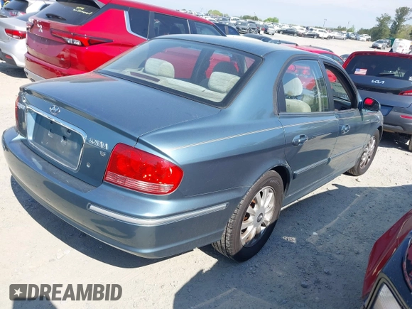 2005 Hyundai Sonata GLS with VIN KMHWF35H65A111352, listed as a IAAI auction lot 42006083 with 283,261 mi miles. Bid and sale history available at carsss.com. Image 4.