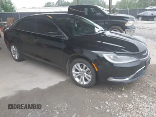 2015 Chrysler 200 Limited z VIN 1C3CCCABXFN689955, wystawiony jako IAAI lot #42445162 z przebiegiem 181 097 mil mil oraz . Historia ofert i sprzedaży dostępna na DreamBid. Obrazek 1.
