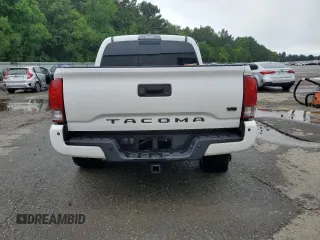2017 Toyota Tacoma SR5 z VIN 5TFCZ5AN1HX113842, wystawiony jako Copart lot #60711285 z przebiegiem 124 799 mil mil oraz Szkoda całkowita • Salvage title. Historia ofert i sprzedaży dostępna na DreamBid. Obrazek 6.