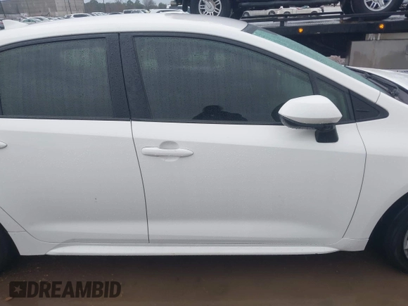 2020 Toyota Corolla LE with VIN JTDEPRAE9LJ097326, listed as a IAAI auction lot 41549785 with 155,892 mi miles. Bid and sale history available at carsss.com. Image 13.