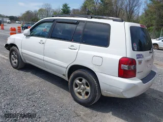 2007 Toyota Highlander w/3rd Row with VIN JTEEP21AX70193588, listed as a IAAI auction lot 42041329 with 244,278 mi miles. Bid and sale history available at carsss.com. Image 3.