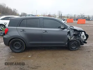 2014 Scion xD z VIN JTKKUPB45E1045712, wystawiony jako IAAI lot #41173968 z przebiegiem 137 345 mil mil oraz . Historia ofert i sprzedaży dostępna na DreamBid. Obrazek 13.