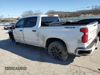2023 Chevrolet Silverado 1500 RST with VIN 1GCUDEE84PZ133965, listed as a Copart auction lot 42206615 with 33,541 mi miles and Salvage Title. Bid and sale history available at DreamBid. Image 2.