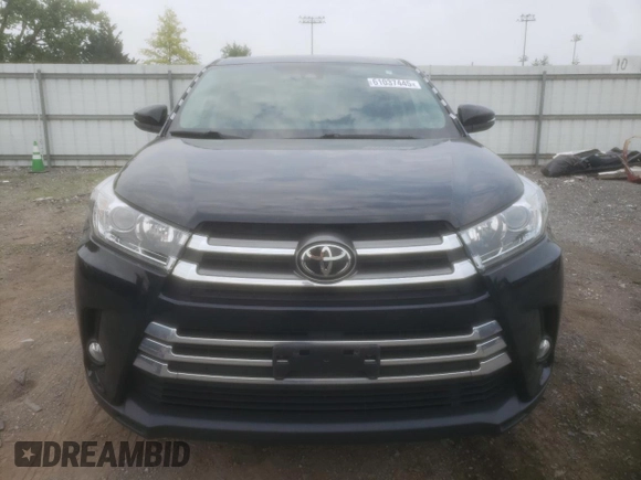 2017 Toyota Highlander Limited with VIN 5TDDZRFH0HS403090, listed as a Copart auction lot 61037445 with 113,703 mi miles and Salvage title. Bid and sale history available at DreamBid. Image 5.