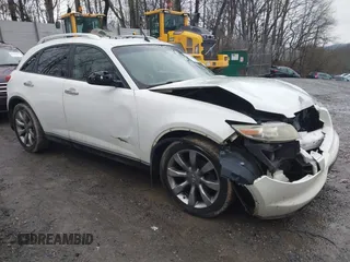 2004 Infiniti FX with VIN JNRBS08W44X402872, listed as a IAAI auction lot 41673657 with 141,060 mi miles. Bid and sale history available at carsss.com. Image 1.