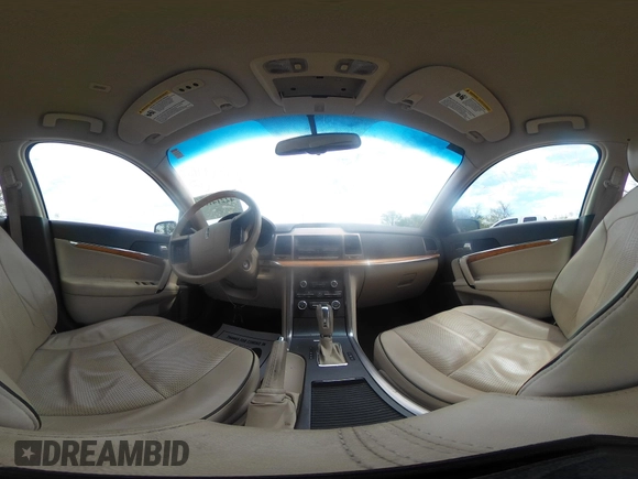2010 Lincoln MKZ z VIN 3LNHL2GC0AR754146, wystawiony jako IAAI lot #42214165 z przebiegiem 88 913 mil mil oraz . Historia ofert i sprzedaży dostępna na DreamBid. Obrazek 20.