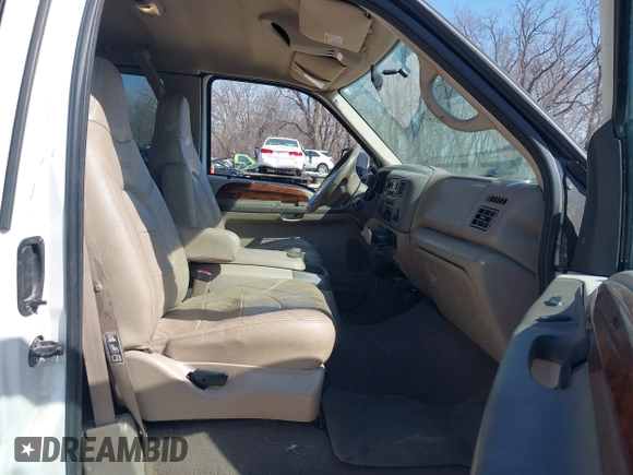 2000 Ford F-250 XL with VIN 1FTNX21F4YED24924, listed as a IAAI auction lot 41755231 with 92,588 mi miles and . Bid and sale history available at DreamBid. Image 5.