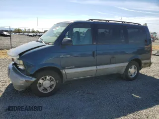2000 GMC Safari Passenger with VIN 1GKDM19W8YB532104, listed as a Copart auction lot 59866574 with 152,933 mi miles and Salvage Title. Bid and sale history available at carsss.com. Image 1.