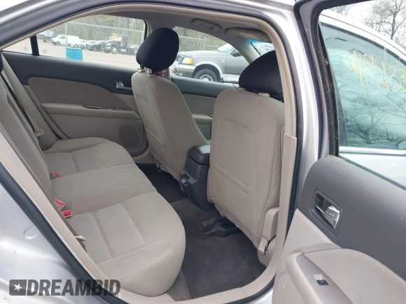 2010 Ford Fusion Hybrid with VIN 3FADP0L30AR121282, listed as a IAAI auction lot 41943397 with 109,559 mi miles. Bid and sale history available at carsss.com. Image 8.