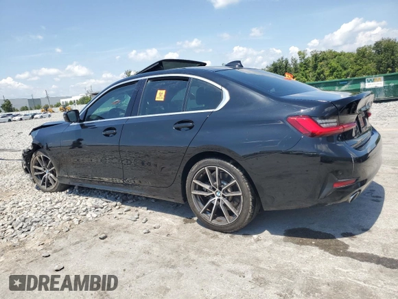 2020 BMW 3 Series 330i z VIN 3MW5R1J02L8B18977, wystawiony jako Copart lot #57972275 z przebiegiem Nie podano mil oraz Nie do naprawy • Non repairable. Historia ofert i sprzedaży dostępna na DreamBid. Obrazek 2.