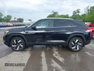 2024 Volkswagen Atlas SE с VIN 1V2HE2CA9RC258354, выставлен на аукционе IAAI как лот 42164703 с пробегом 2 470 миль миль и . История ставок и продаж доступна на DreamBid. Изображение 14.