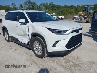2024 Toyota Grand Highlander XLE with VIN 5TDAAAA58RS015079, listed as a IAAI auction lot 41641783 with 11,847 mi miles. Bid and sale history available at carsss.com. Image 1.