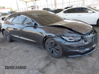 2025 Tesla Model 3 Long Range с VIN 5YJ3E1EA5SF978214, выставлен на аукционе IAAI как лот 42525444 с пробегом 6 489 миль миль и . История ставок и продаж доступна на DreamBid. Изображение 1.