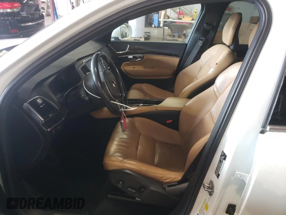2019 Volvo XC90 Momentum with VIN YV4A22PK9K1435126, listed as a Copart auction lot 44033105 with 157,421 mi miles and Salvage Title. Bid and sale history available at carsss.com. Image 7.