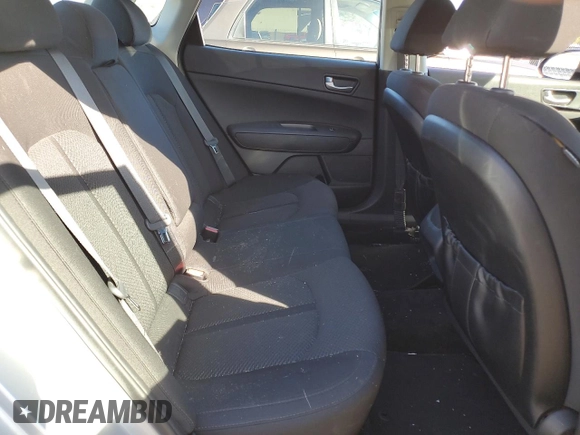 2018 Kia Optima LX z VIN 5XXGT4L31JG264721, wystawiony jako Copart lot #47274735 z przebiegiem 79 159 mil mil oraz Szkoda całkowita • Salvage title. Historia ofert i sprzedaży dostępna na DreamBid. Obrazek 10.