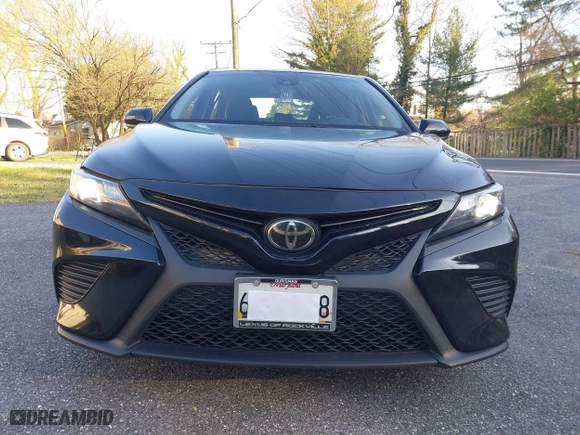 2018 Toyota Camry LE with VIN JTNB11HK9J3015903, listed as a IAAI auction lot 41949640 with 82,161 mi miles. Bid and sale history available at carsss.com. Image 13.