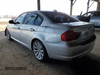 2011 BMW 3 Series 328i z VIN WBAPH7G52BNN07664, wystawiony jako Copart lot #53957575 z przebiegiem 118 371 mil mil oraz Szkoda całkowita • Salvage title. Historia ofert i sprzedaży dostępna na DreamBid. Obrazek 2.