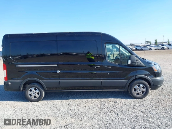2017 Ford Transit z VIN 1FTYR2CM6HKB48706, wystawiony jako IAAI lot #42528900 z przebiegiem 110 363 mil mil oraz . Historia ofert i sprzedaży dostępna na DreamBid. Obrazek 13.