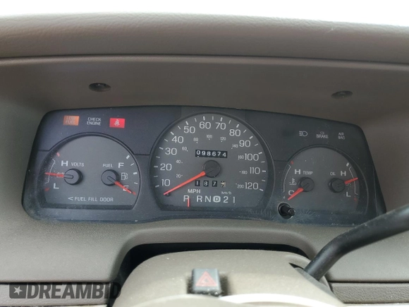 2004 Mercury Grand Marquis GS z VIN 2MEFM74W94X601693, wystawiony jako Copart lot #56303935 z przebiegiem 98 674 mil mil oraz Czysty tytuł • Clean title. Historia ofert i sprzedaży dostępna na DreamBid. Obrazek 9.