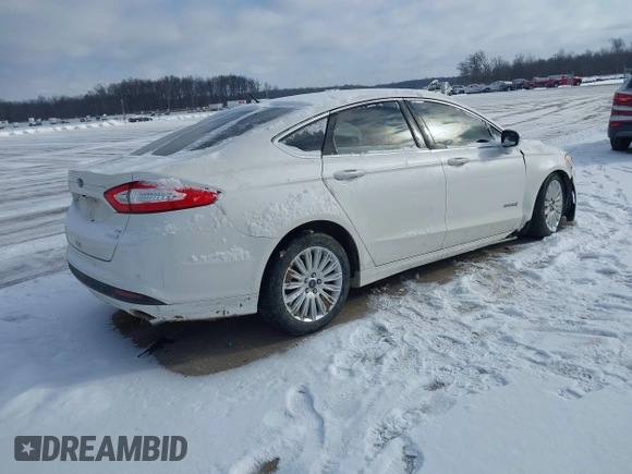 2014 Ford Fusion SE Hybrid with VIN 3FA6P0LU8ER192043, listed as a IAAI auction lot 41617422 with 131,772 mi miles. Bid and sale history available at carsss.com. Image 4.