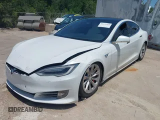 2018 Tesla Model S 75D z VIN 5YJSA1E25JF245269, wystawiony jako IAAI lot #42335263 z przebiegiem 56 086 mil mil oraz . Historia ofert i sprzedaży dostępna na DreamBid. Obrazek 22.
