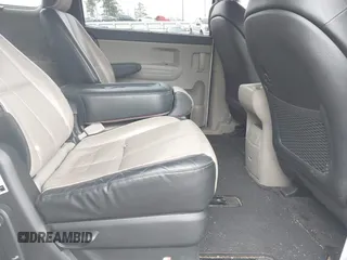 2021 Kia Sedona EX with VIN KNDMB5C11M6671063, listed as a IAAI auction lot 41707868 with 130,891 mi miles. Bid and sale history available at carsss.com. Image 8.