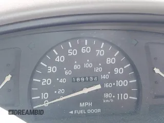 2002 Toyota Tacoma z VIN 5TENL42N02Z099046, wystawiony jako IAAI lot #41774946 z przebiegiem 189 134 mil mil oraz . Historia ofert i sprzedaży dostępna na DreamBid. Obrazek 7.