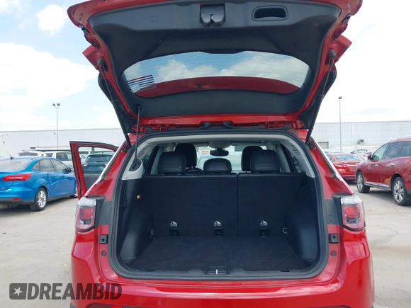 2017 Jeep Compass Latitude with VIN 3C4NJCBB2HT668657, listed as a IAAI auction lot 42027025 with 91,888 mi miles and . Bid and sale history available at DreamBid. Image 17.