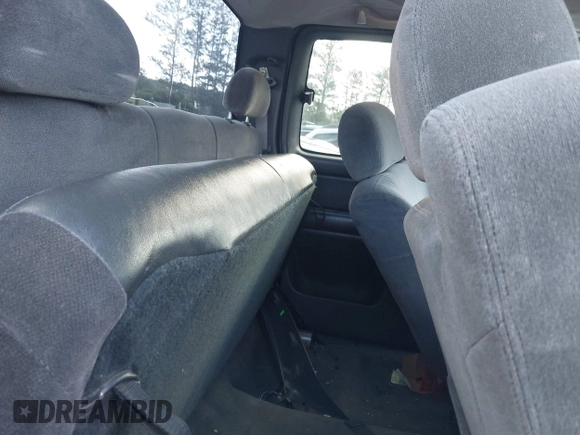 2003 Chevrolet Silverado 1500 LS с VIN 1GCEK19T53E154861, выставлен на аукционе IAAI как лот 42319205 с пробегом 289 893 миль миль и . История ставок и продаж доступна на DreamBid. Изображение 8.