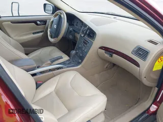 2002 Volvo V70 with VIN YV1SZ58DX21076660, listed as a IAAI auction lot 42496512 with 103,012 mi miles and . Bid and sale history available at DreamBid. Image 5.