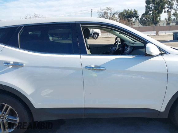 2017 Hyundai Santa Fe 2.4L z VIN 5XYZT3LB2HG383765, wystawiony jako IAAI lot #38642722 z przebiegiem 76 420 mil mil oraz . Historia ofert i sprzedaży dostępna na DreamBid. Obrazek 12.