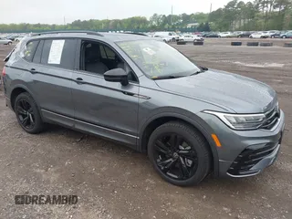 2024 Volkswagen Tiguan SE R-Line Black z VIN 3VV8B7AX4RM136788, wystawiony jako IAAI lot #42246926 z przebiegiem 5 342 mil mil oraz . Historia ofert i sprzedaży dostępna na DreamBid. Obrazek 1.