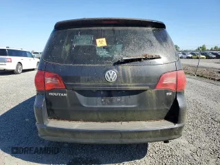 2010 Volkswagen Routan SE z VIN 2V4RW3D1XAR333426, wystawiony jako Copart lot #52891685 z przebiegiem 142 051 mil mil oraz Szkoda całkowita • Salvage title. Historia ofert i sprzedaży dostępna na DreamBid. Obrazek 6.