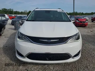 2017 Chrysler Pacifica Limited z VIN 2C4RC1GG1HR504842, wystawiony jako Copart lot #54970065 z przebiegiem 117 802 mil mil oraz Szkoda całkowita • Salvage title. Historia ofert i sprzedaży dostępna na DreamBid. Obrazek 5.