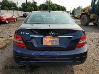 2012 Mercedes-Benz C 250 Sport z VIN WDDGF4HB2CR240408, wystawiony jako Copart lot #60295295 z przebiegiem 206 088 mil mil oraz Czysty tytuł • Clean title. Historia ofert i sprzedaży dostępna na DreamBid. Obrazek 6.
