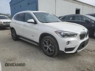 2017 BMW X1 xDrive28i with VIN WBXHT3C32H5F81474, listed as a Copart auction lot 55238895 with 86,264 mi miles and Salvage Title. Bid and sale history available at DreamBid. Image 4.